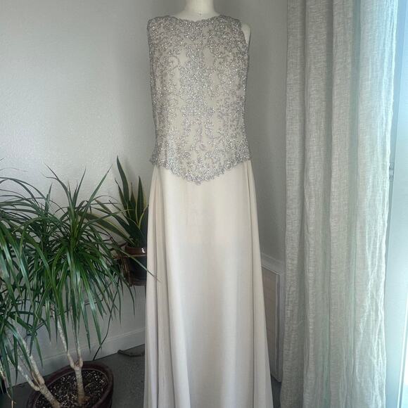 J Kara New York Women’s M/L Gown Champagne Beaded Sleeveless Chiffon Formal - Picture 4 of 5